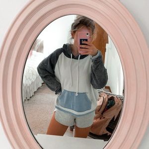 Thrifted oversized beach pullover 🌊